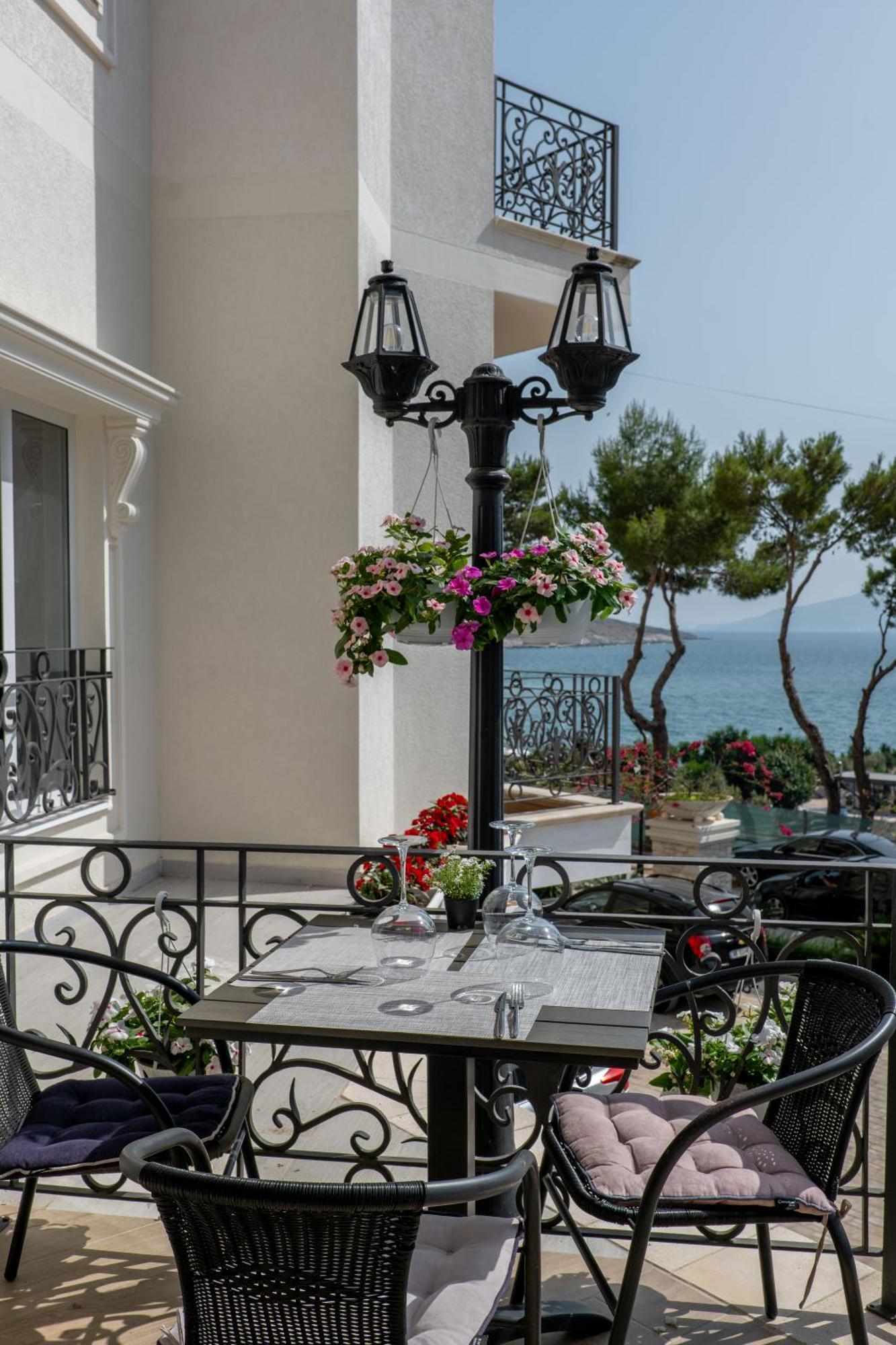 Ami Mar Hotel Sarande Exterior photo