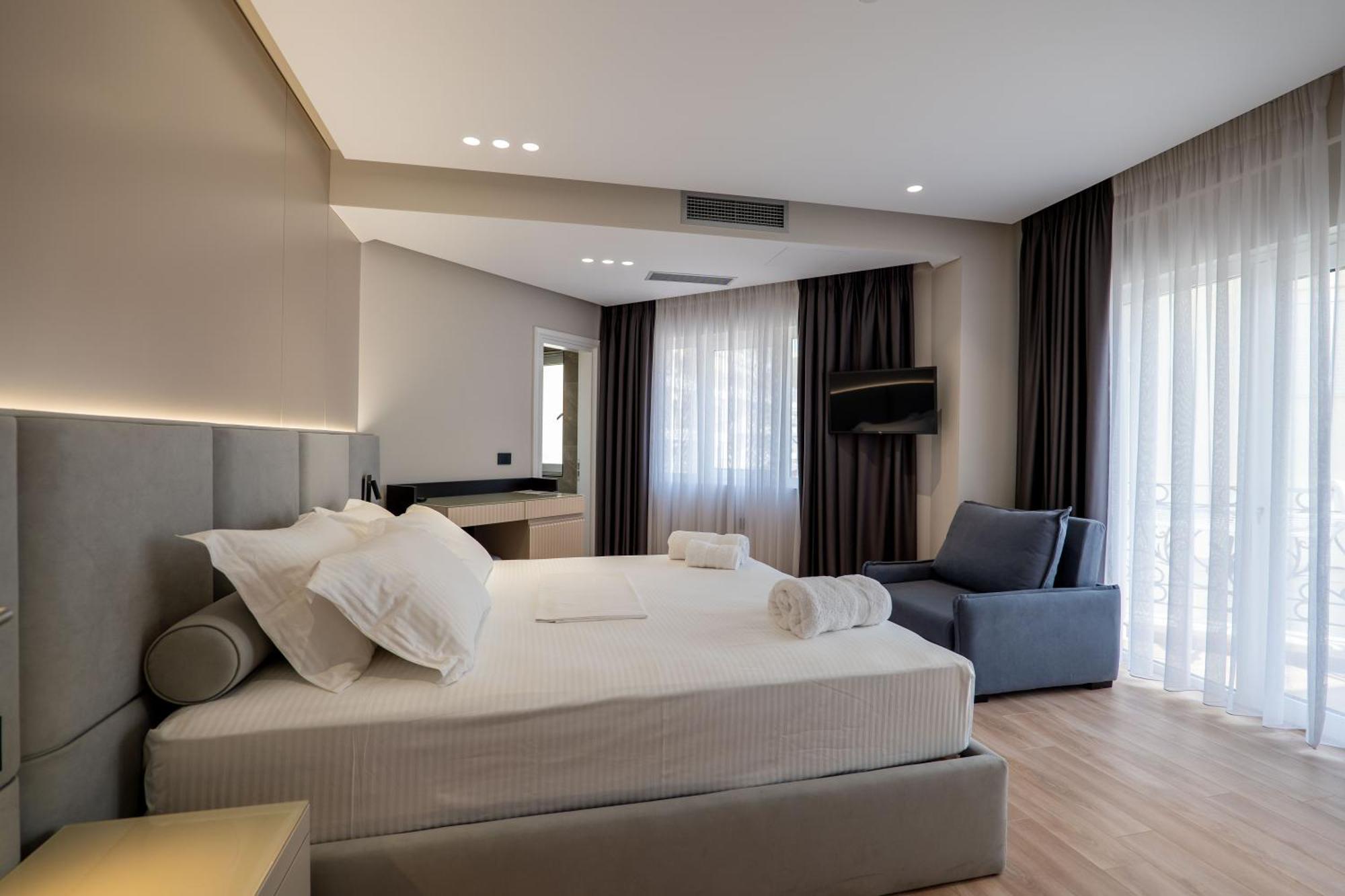 Ami Mar Hotel Sarande Exterior photo