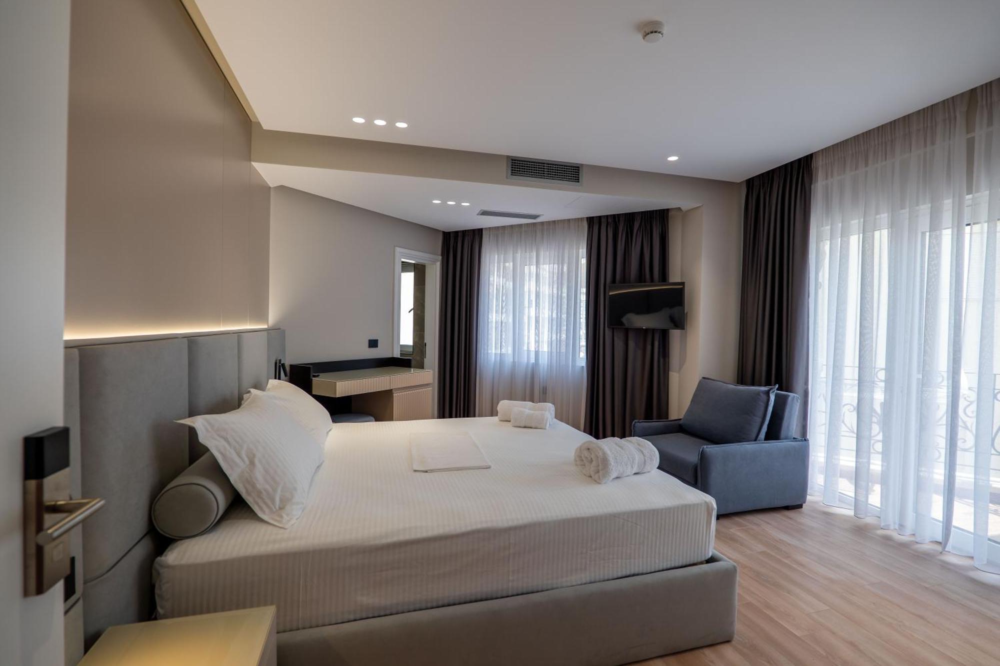 Ami Mar Hotel Sarande Exterior photo