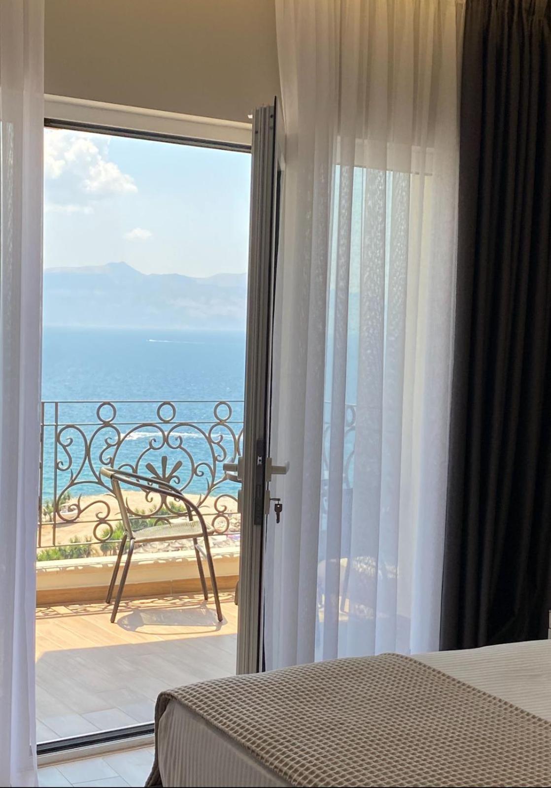 Ami Mar Hotel Sarande Exterior photo